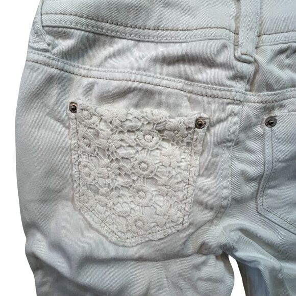 No Boundaries Capris 1 White Distressed Low Rise Denim Junior (W26L19) - Picture 15 of 16